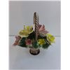 Image 2 : Capodimonte Italian Porcelain "Flower Basket" Table Ornament