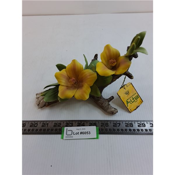 Capodimonte Italian Porcelain Table Ornament