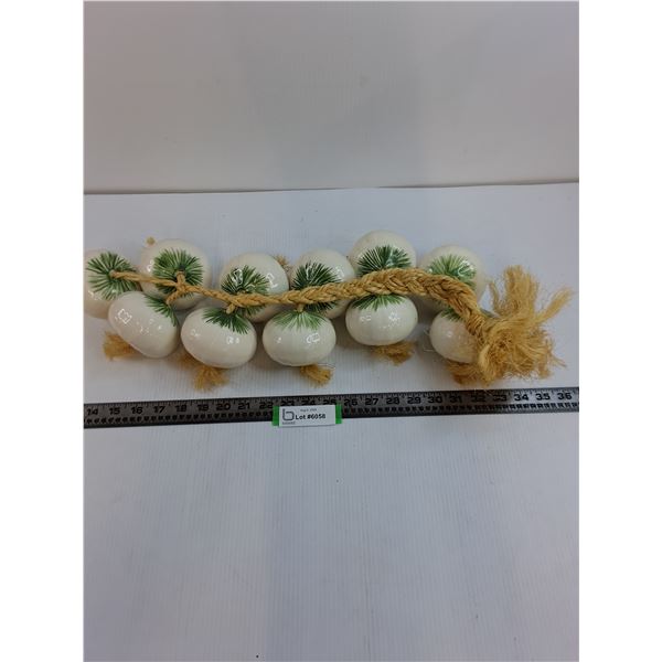 Ceramic Ornamental Garlic Vine