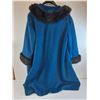 Image 2 : * Vintage Royal Emblem Woman's Blue Wool/Fur Trim Winter Coat - Approx M - L Size