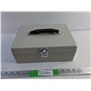 Image 1 : Metal Cash Box with Lock 11" x 8" x 4", Missing Key