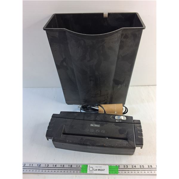 Paper Shredder with Bin - Tested