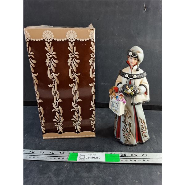 1999-00 Presidents Club Mrs. Albee Award Porcelain Figure - New