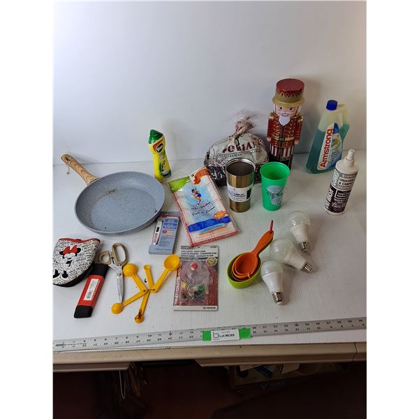Minnie Mouse Oven Mitt, Bag Of Dried Chilies, Country+Kitchen Frying Pan, Misc.