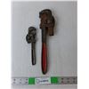 Image 1 : (2) Pipe Wrenches Up to 14" Long