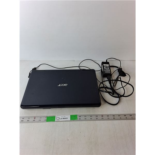 Acer Aspire 5532 Laptop & Cord- Powers On