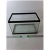Image 1 : Glass Aquarium 14" x 8.5" x 8"- As Is