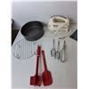 Image 3 : Better Chef Mixer- Powers On, (3) Ladles, Cake Pan, Misc.