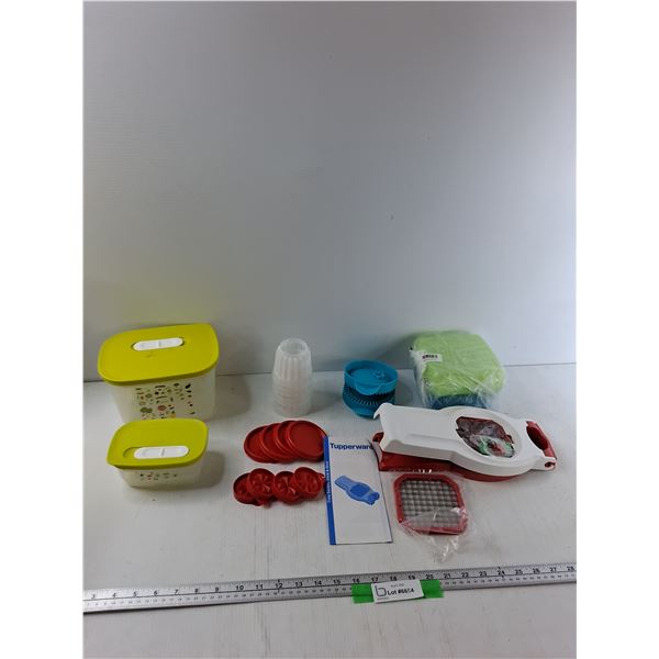 (2) Tupperware Containers, (4) Tupperware Jello Molds, Tupperware Time Saver Slice & Dice - As Is
