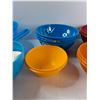 Image 6 : (12) Bowls, Strainer, Lid