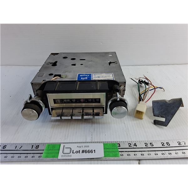 Vintage GM Delco Push Button Radio - As Is