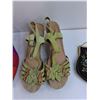 Image 5 : (3) Womens Shoes US 9 Woias, US 9 Stuart Weitzman, Us 10.5 Karston, and Flower Purse