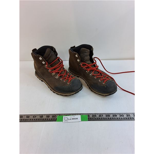 Scarpa Size 11.5 Mens Boots