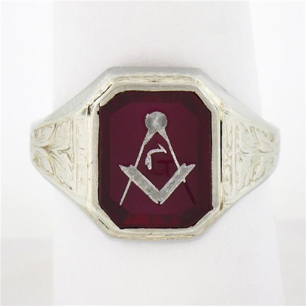 Antique 10K White Gold Bezel Set Red Stone w/ Detailed Sides Masonic Band Ring