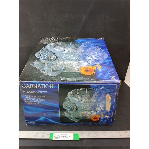 Carnation (27) Punch Set