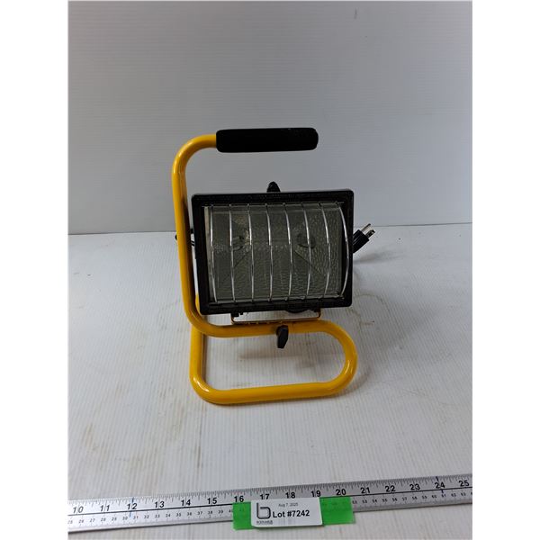 Portable Halogen Work Light - Turns On