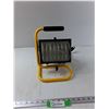 Image 1 : Portable Halogen Work Light - Turns On