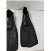 Image 3 : (2) Swimming Flippers - Size 6 - 7
