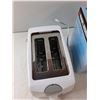 Image 3 : Black & Decker Toast-It-All--2-Slice-Toaster - Turns On As Is