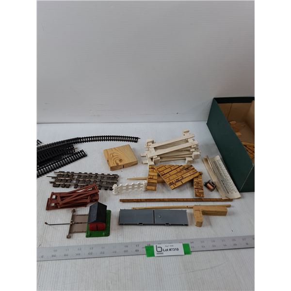 Model Train Tracks & Fences