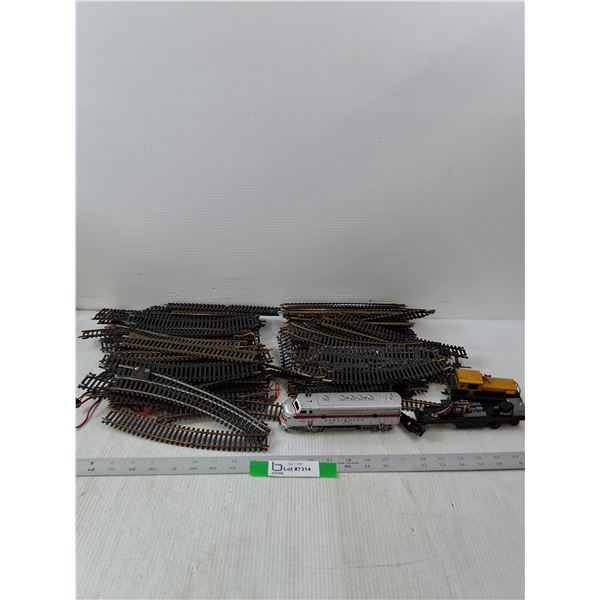 Model Trains & Tracks- Some Broken Pieces