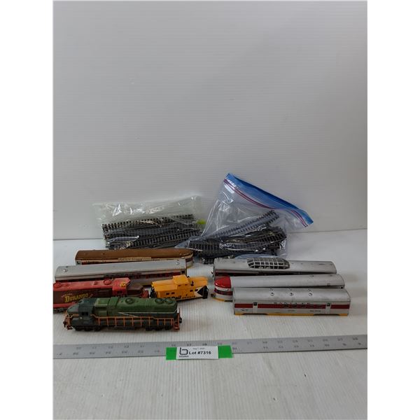 (8) Model Trains & Tracks