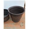 Image 4 : *Suncast Decorative Planter & Whiskey Barrel Planter- CANNOT SHIP