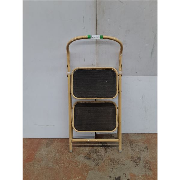 **Step Ladder- 40" x 18"- Scratches  -  PICK UP