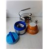 Image 2 : (2) Stainless Steel Kettles, (2) Bowls & Bubba Grub Food Container