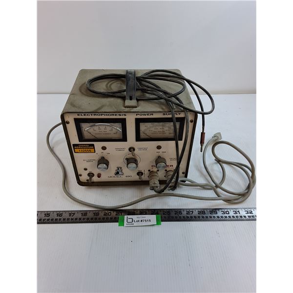 Vintage ISCO 490 Electrophoresis Power Supply - Powers On - 10x9x9" - PICK UP ONLY