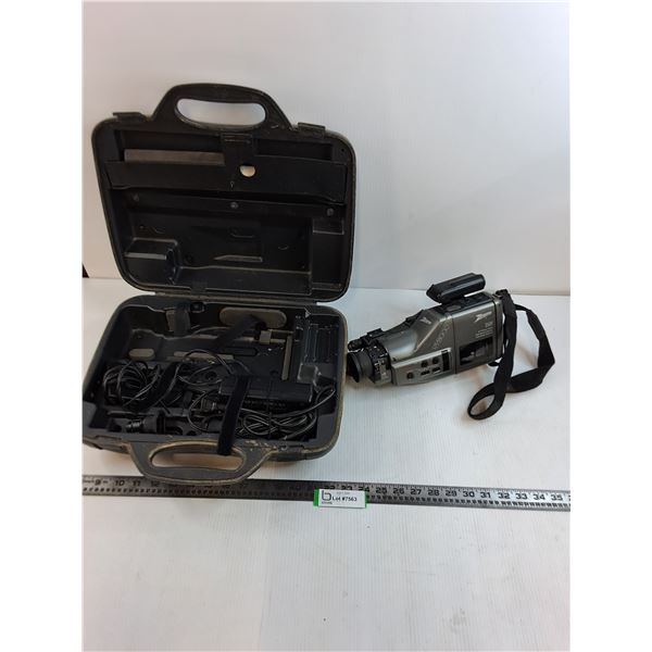 Zenith VM8000 Video Camera Kit - Untested, Sanyo Carry Case