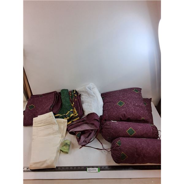 Queen Size Bedding Set with Throw Pillows, GapKids Size 8 White Jeans