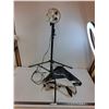 Image 1 : Mount Dog Photography Lighting Tri-pod/Umbrella - Tested - 1 Leg Bent