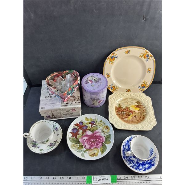 Glass Knife Rests, Tea Cups & Saucers and Decorative Dining Plates