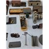 Image 3 : (10) Model Train Buildings, Model Train Bridge, Tracks, Misc - As Is