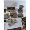 Image 5 : (10) Model Train Buildings, Model Train Bridge, Tracks, Misc - As Is