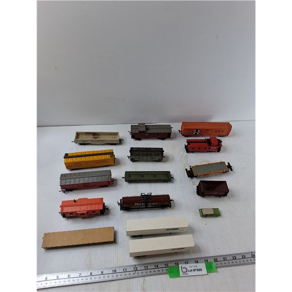 (13) Model Trains, Model Train Truck - As Is