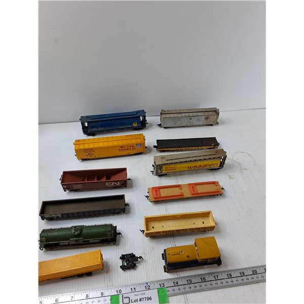 (11) Model Trains, Model Train Truck - As Is