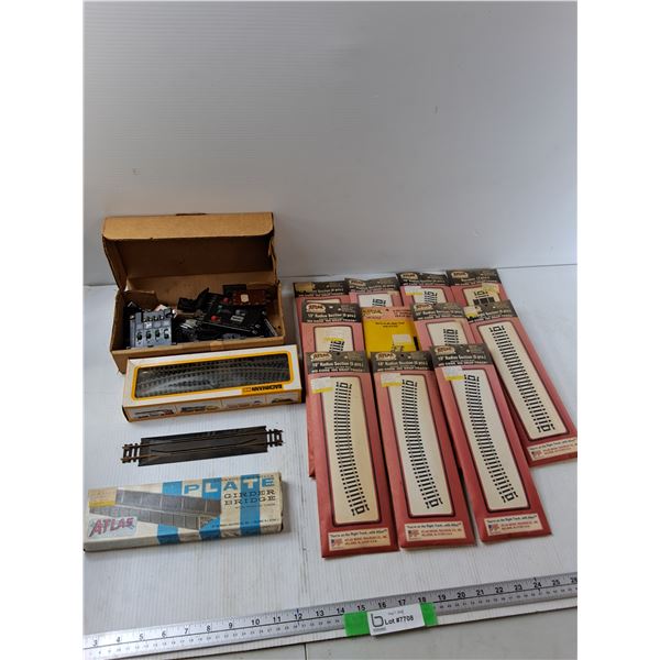(12) Atlas Model Train Tracks, Assorted Model Train Tracks, Atlas Model Train Controllers - As Is
