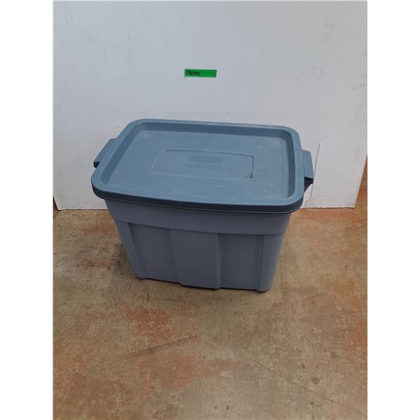 **Rubbermaid Roughneck Plastic Tote with Lid - 23" x 17" x 16", Cannot Ship