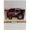 Image 1 : ERTL Massey Ferguson 670 Tractor w/Cab Model Tractor - 1:20 Model Scale