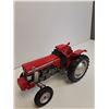 Image 4 : Universal Hobbies Massey Ferguson  165 Mark III Die Cast Tractor - Model Scale 1:16