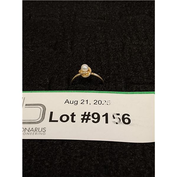 ^ 10K Gold Ring w/Pearl - Size 4.75