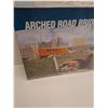 Image 2 : Arched Road Bridge HO Model Scale - New in Box/Sealed