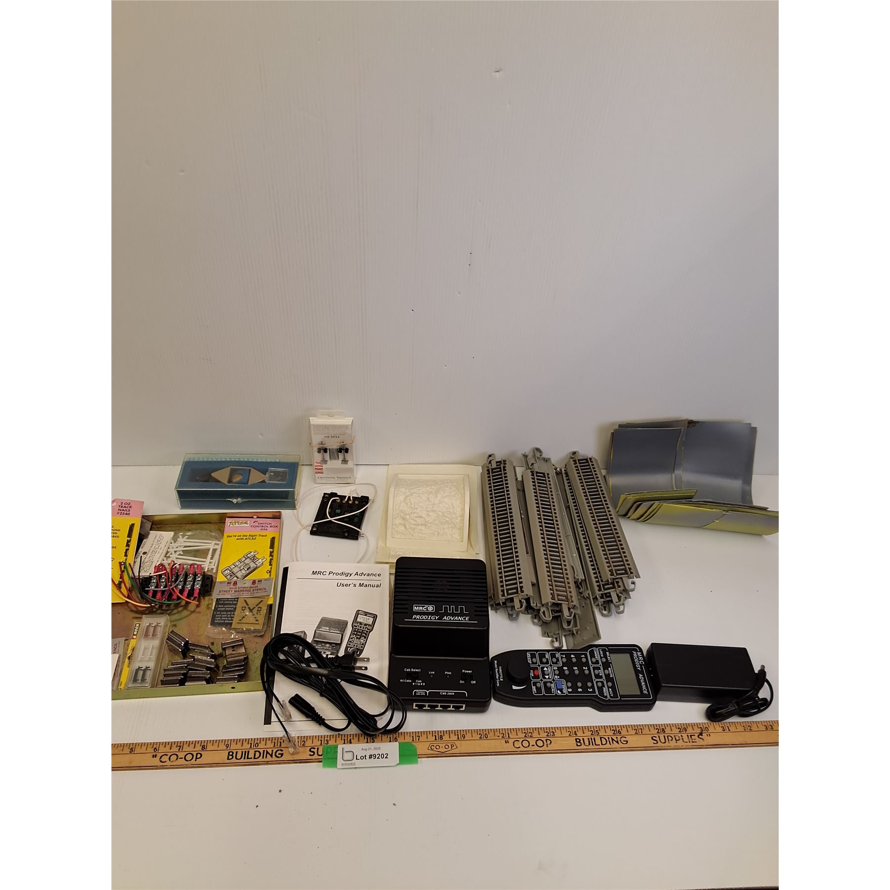 MRC Prodigy Advance Train Control System, Switches, Tracks, Misc ...