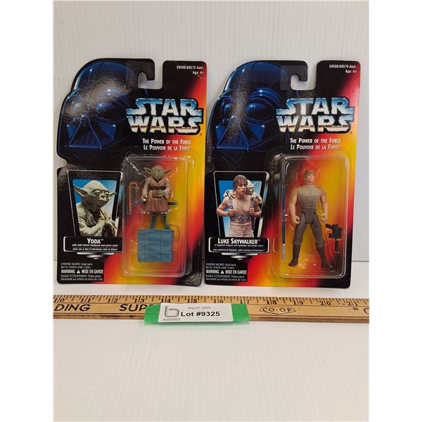 (2) Star Wars Figurines: Luke Skywalker & Yoda