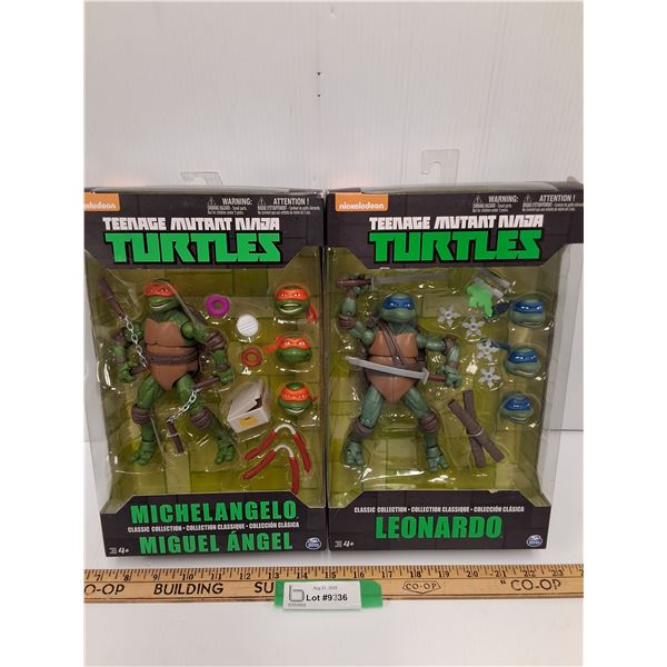 (2) Teenage Mutant Ninja Turtles Figurines: Michelangelo & Leonardo