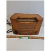 Image 1 : Viking Vintage Tube Radio - As Is  - 12" x7" x 6"