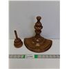 Image 1 : Wooden Ornate Display Shelf 9.25" Tall & Glove Duster