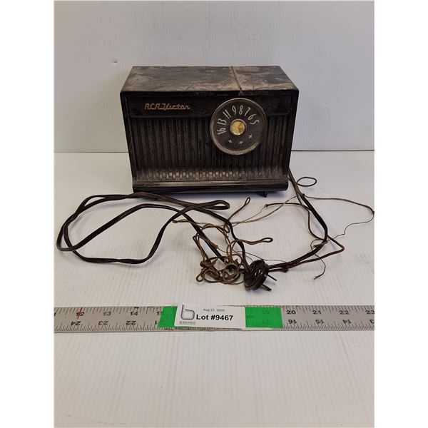 Vintage RCA Victor Radio- As Is 9" x 5.5" x 6"